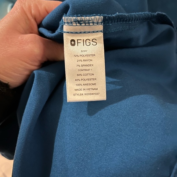 Figs Women’s Nala Shortsleeve ScrubPolo - Picture 5 of 7